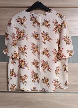 Легкая красивая блуза с актуальным воротником7 фото