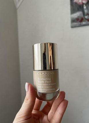 Тональний clarins