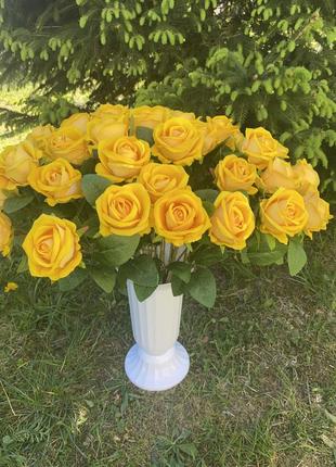 Троянди латексні, кали і тюльпани як живі3 фото