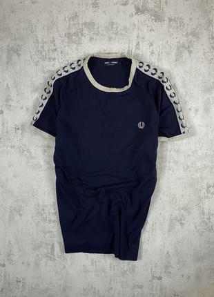 Синя класика на лампасах - футболка fred perry