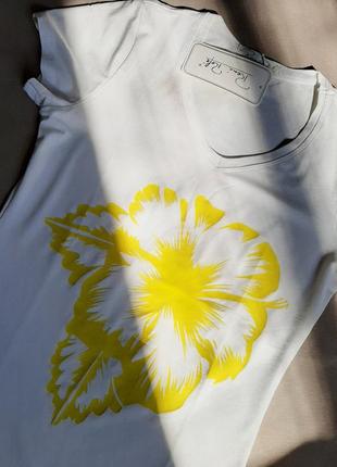 Распродажа женских футболок с принтом гавайский цветок2 фото