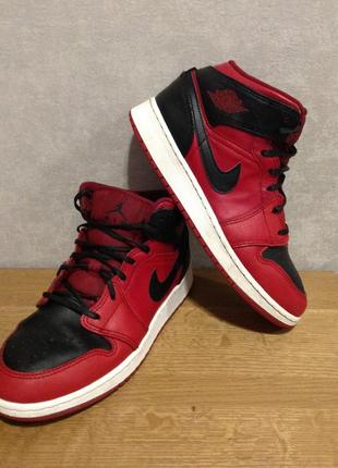 Женские кроссовки nike air jordan 1 reverse bred  оригинал