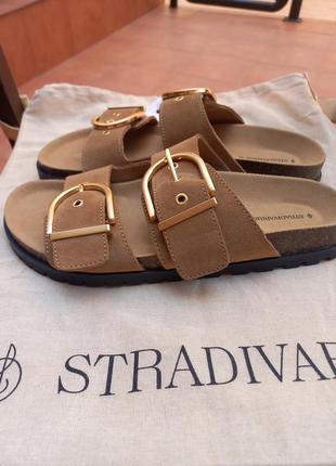 Стильні шльопанці stradivarius р 37,5-38