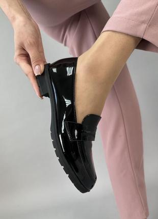 Женские лаковые натуральные туфли лоферы2 фото
