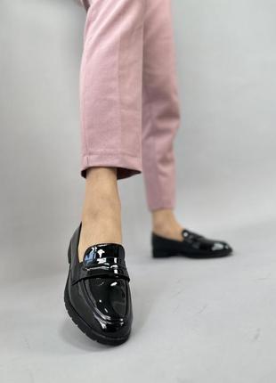 Женские лаковые натуральные туфли лоферы4 фото