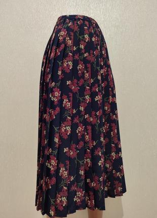 Фирменная модная юбка в идеале1 фото