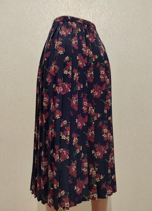 Фирменная модная юбка в идеале2 фото
