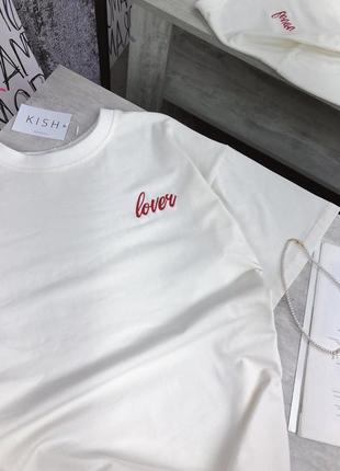 Біла оверсайз футболка з вишивкою “lover” one size; белая футболка; базова біла плотна футболка5 фото