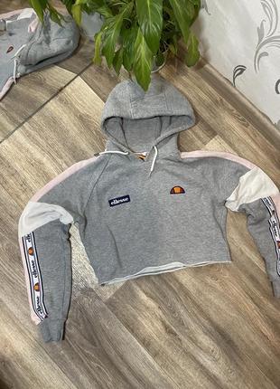 Топ ellesse