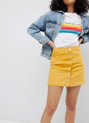 Горчичная джинсовая юбка из денима на пуговицах от new look