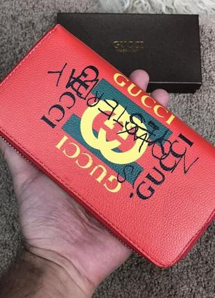 Портмоне gucci print leather future zip around wallet red