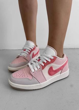 Nike air jordan low pink swoosh