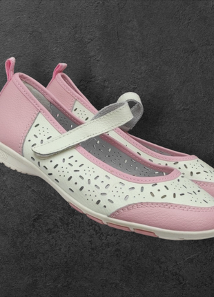 Шкіряні туфлі балетки мокасини весни, літо для дівчинки перфорація білі рожеві6 фото