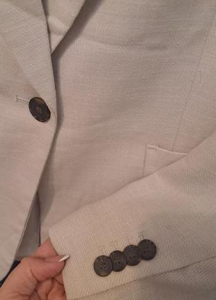 Прямой блейзер  пиджак модель с воротником, на контрасных пуговицах  с карманами и на атласной  подкладкe.  коллекция бренда h&м7 фото