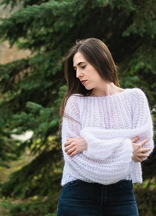 Свитер - флаффи. белый