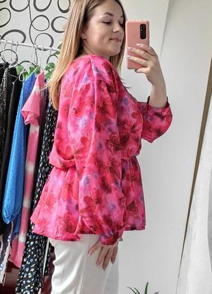 Яркая блуза с баской в цветочный принт boohoo2 фото