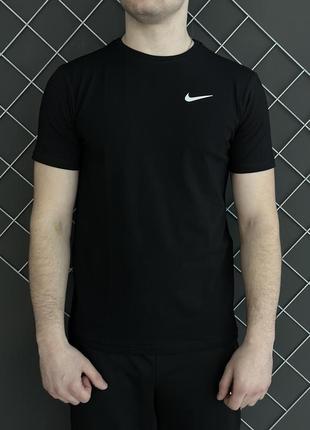 Комплект чоловічий набір 3 в 1 демісезонний спортивний костюм в стилі nike: кофта на змійці + штани + футболка7 фото