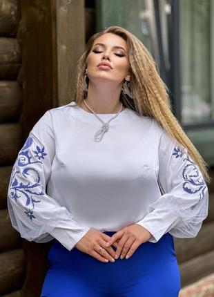 Красивый костюм с вышивкой5 фото