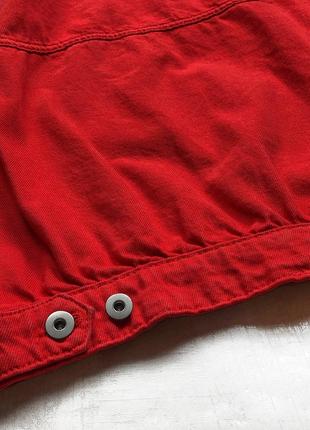 Шикарный ультрамодный джинсовый oversized пиджак трендового красного цвета с пышными рукавами3 фото