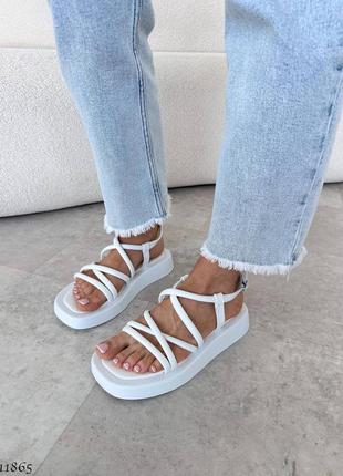 Босоножки женские кожаные