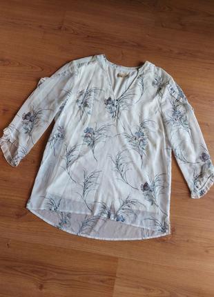Нежная белая блуза в цветочный принт с маленькими воланами по рукавам, р. 128 фото