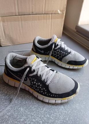 Кросівки nike free run livestrong