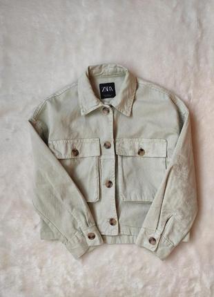 Голубая мятная короткая куртка джинсовая рубашка кроп укороченная оверсайз с накладными zara4 фото
