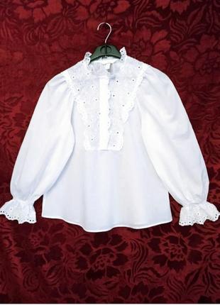 Білосніжна вільна блуза з пишними рукавами прошва мереживна блузка