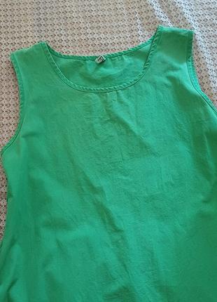 Яркое зеленое асимметричное платье с оборкой4 фото