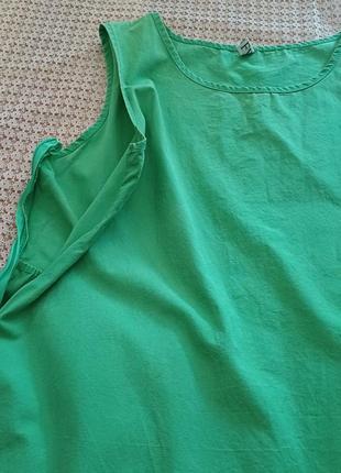 Яркое зеленое асимметричное платье с оборкой5 фото
