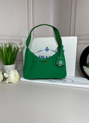 Жіноча сумка re-nylon prada re-edition 2000 mini-bag зелена wb046