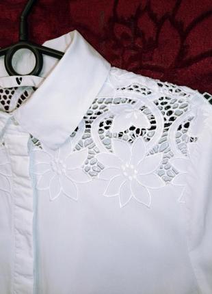 100% хлопок белоснежная рубашка с прошвой удлинённая белоснежная рубашка свободного кроя кружево блузка с прорезной вышивкой4 фото