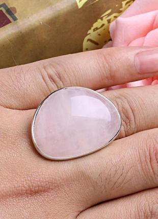 Кольцо кольцо камень большой натуральный розовый кварц