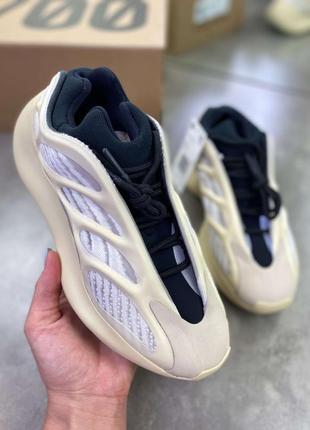 Кросівки adidas yeezy boost 700 v3 azael бежевого кольору ob381