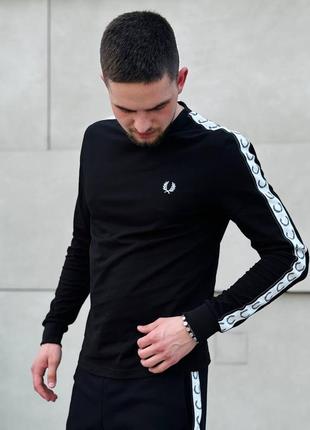 Мужской лонг fred perry на лампасах