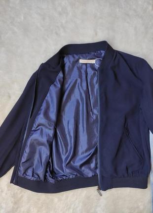 Синий бомбер куртка женская шифон короткая ветровка на молнии нарядная куртка спортивная5 фото