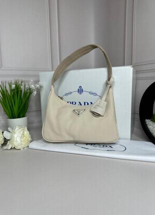 Женская сумка re-nylon prada re-edition 2000 mini-bag бежевая wb047
