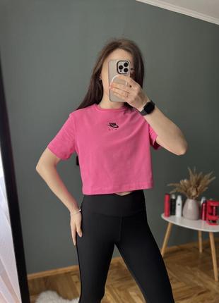 Рожева вкорочена футболка топ nike9 фото