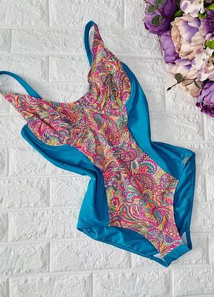 Закрытый слитный купальник с чашкой 85в