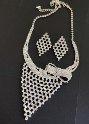 Жіночий комплект, кольє, сережки, медичний сплав, довжина сережок 35 мм. кристали фіаніт.