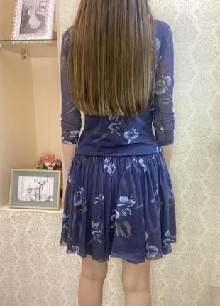 Синие платье с v-образным вырезом и драпировкой в цветочный принт ganni8 фото