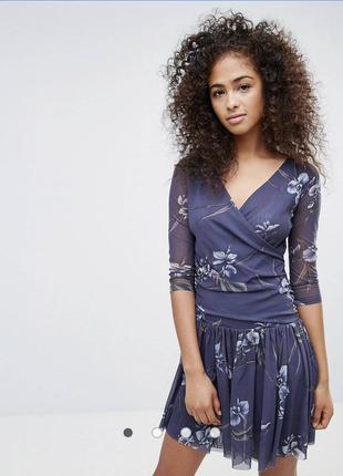 Синие платье с v-образным вырезом и драпировкой в цветочный принт ganni2 фото