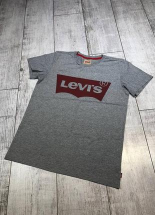 Футболка levis