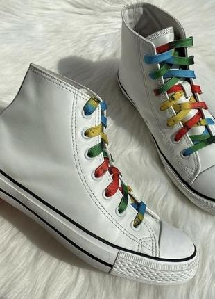 Белые кожаные высокие кеды кроссовки esmara в стиле converse разноцветные шнурки3 фото