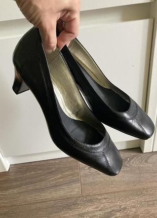 Clarks 5,5/38,5рр 25.5,см стелька новые классические кожаные туфли лодочки с квадратным носочком на низком каблуке