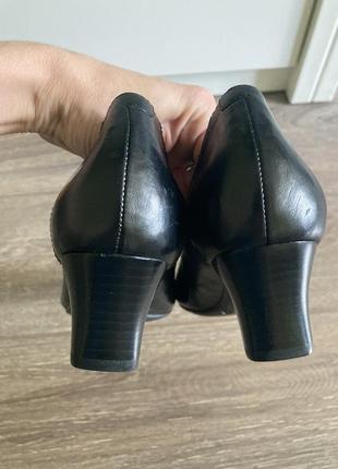Clarks 5,5/38,5рр 25.5,см устілка нові класичні шкіряні туфлі човники з квадратним носочком на низькому каблуку4 фото