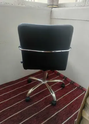 Продам офісне крісло4 фото