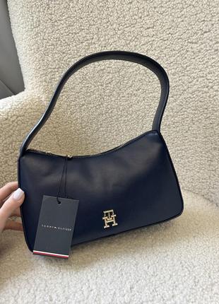 Tommy hilfiger bag