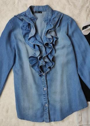 Голубая синяя джинсовая рубашка джинсовая блуза с рюшами оборкой на воротнике стойка5 фото