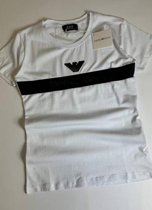 Жіноча футболка emporio armani біла